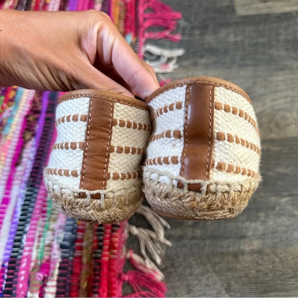 TORY BURCH tan / white Shaw canvas logo slip on espadrilles 8